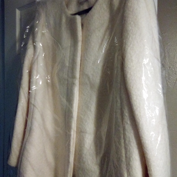 Coat - Picture 2 of 5